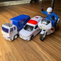 清掃車、救急車、白バイ おもちゃ　3つまとめて