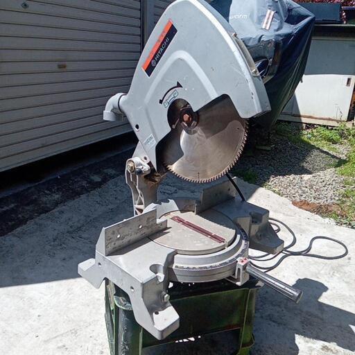 日立製卓上丸ノコです