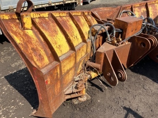 除雪車（除雪機）用タイヤショベルアタッチメント、スノーブレード、マルチブレード、V字マルチプラウ、V字プラウ 除雪車（除雪機）用タイヤショベルアタッチメント、スノーブレード