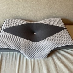 【国内特許品、中空設計】日本人の体型に基づいて設計された健康枕