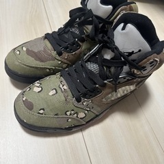 Supreme × Nike Air Jordan 5 Dese...