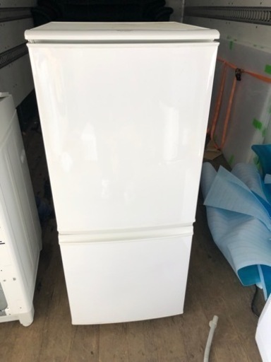 福岡市内配送設置無料　/137L/SHARP/シャープ/SJ-UA14-W/つけかえどっちもドア/ホワイト