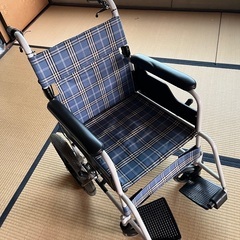 車椅子（折り畳み式、カバー付き、美品）