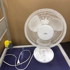 【中古品】elite  30cm 卓上扇風機 KI-1000 動...