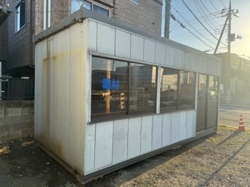 プレハブ　物置、休憩室などに如何ですか？