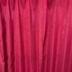 赤色遮光カーテン