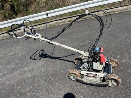 三重　オーレック スパイダーモア 自走式草刈機 AZ852F 草刈り機 4WD