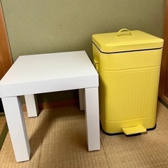 お話中　IKEA テーブル・ゴミ箱