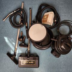 業務用掃除機　アメリカ製　強力パワーです。試運転で使用のみ！