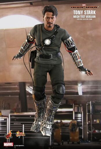 新品未開封Hottoys ホットトイズ MMS581 1/6『アイアンマン』トニー・スターク（メカテスト／２.０版）  Iron Man - Tony Stark (Mech Test Version 2.0)