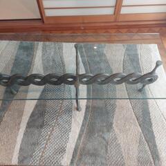 スペイン製ガラスローテーブル