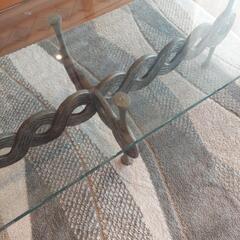 スペイン製ガラスローテーブル