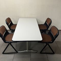 オフィス用　ミーティングテーブルと椅子(4脚)