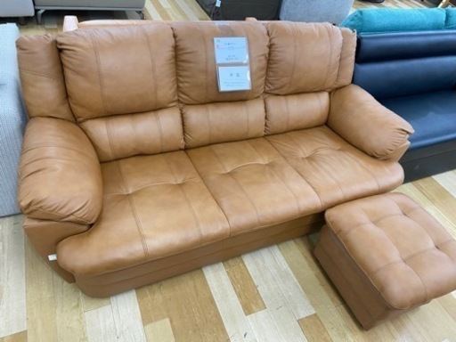 【トレファクラパーク岸和田店】三人掛けソファオットマン付入荷致しました。