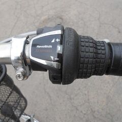 シティサイクル 26インチ 6段切り替え シルバー BOBBY TOWN 自転車 6段変速 ライト付き カゴ付き SMD029722 札幌 西野店