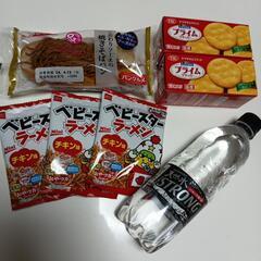 格安　焼きそばパン　炭酸水　他お菓子　７点セット