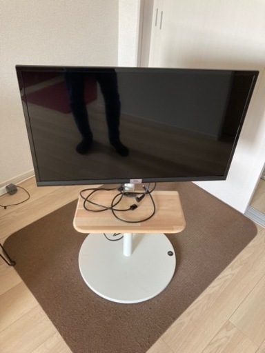 22年製　32インチ　テレビ　　テレビ台