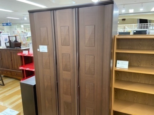 【トレファクラパーク岸和田店】府中家具三枚扉入荷致しました。