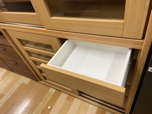 トレファクラパーク岸和田店】ニトリのセラミック天板テーブルが入荷 