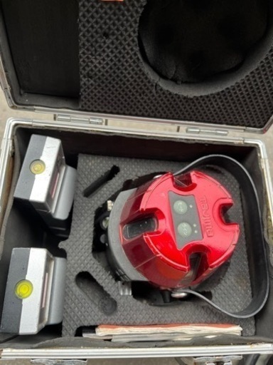 レーザー墨出し器
