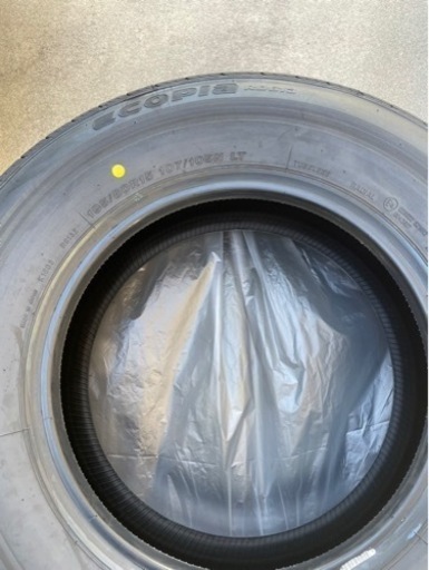 車のパーツ タイヤ、ホイール
