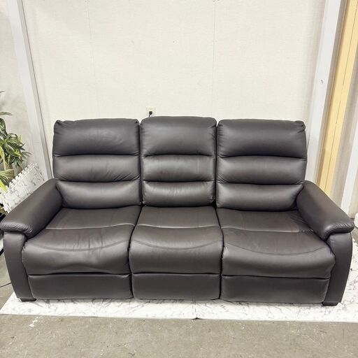 【7,000円お値引き可！】 16812  NITORI 3人用電動テーブル付きリクライニングソファ   ◆大阪市内・東大阪市他 5,000円以上ご購入で無料配達いたします！◆ ※京都・高槻・枚方方面◆神戸・西宮・尼崎方面◆生駒方面、大阪南部方面　それぞれ条件付き無料配送あり！