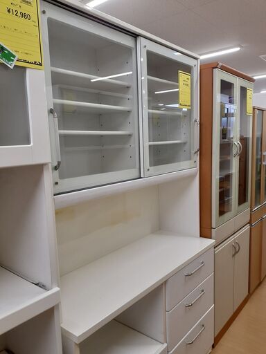 お値下げいたしました【U1102】★食器棚（2枚扉）