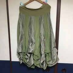 グリーン　スカート定価13000円