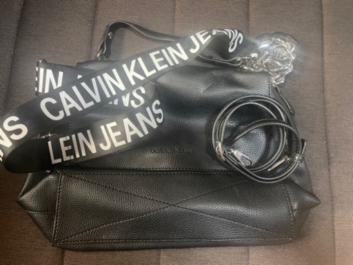 Calvin Klein 斜めがけショルダー