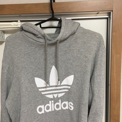 adidasパーカー