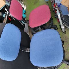 【ネット決済】キャスター付き　椅子　赤、青