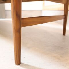 karimoku(カリモク家具)のCU72 ウォールナット材 ダイニングベンチです。シンプルな北欧スタイルの3人掛け長椅子はワイドタイプなのでしっかり3人が腰掛けられます♪カフェテイストなどに。