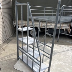 【訳あり💦お買得‼️】鉄製ロフトベッド 階段付き🟡 