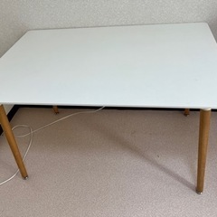 【美品】白テーブル・椅子(無料)