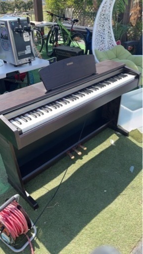 電子ピアノ