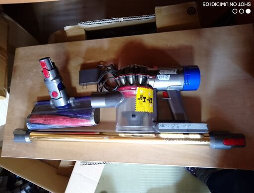 ダイソン　コードレス掃除機　ＳＶ１０　分解してクリーニング　除菌処理済