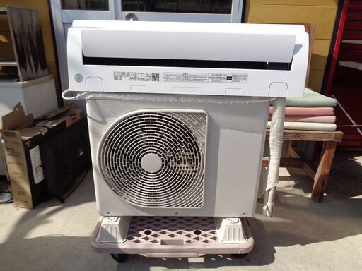 中古美品！　TOSHIBA 東芝　ルームエアコン　RAS-H221M(W)　2022年製