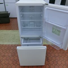 ID 406346　冷蔵庫２ドア　168L　アクア　２０２３年　野菜室BOX無し　AQR-17N