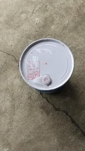 新品エンジンオイル5w-30