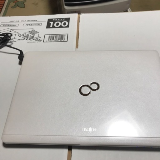【美品】富士通 LIFEBOOK/A5513/256GB ノートパソコン LIFEBOOK A5513/M （i5-1345U/15.6/4GB/SSD256GB/W11） 各サイトで併売