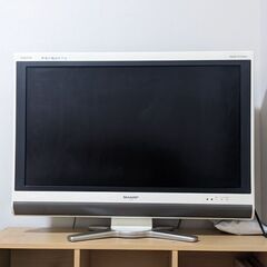 SHARP　AQUOS　32型液晶テレビ　2009年製　リモコン付き