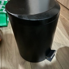 ペダル式ゴミ箱(ほぼ未使用)