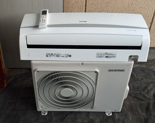 ●2023年製(^^♪●アイリス　エアコン●主に6畳　IRA-2204R　中古品●相模原　横浜　神奈川●