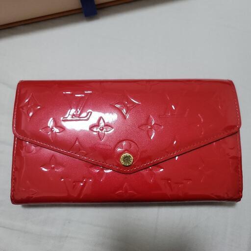 ルイヴィトン ヴェルニ  財布 赤