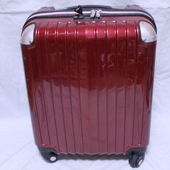 ワインレッド　小型　スーツケース　２泊３日程度