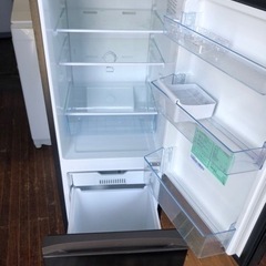 北九州市内配送無料　保証付き　2022年　ハイセンス 冷蔵庫 幅48.1cm 162L ブラック HR-D15FB 2ドア 右開き 自動霜取り コンパクト 
