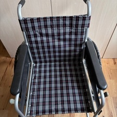 自走式 ノーパンクタイヤ 車椅子 日進医療器 nissin