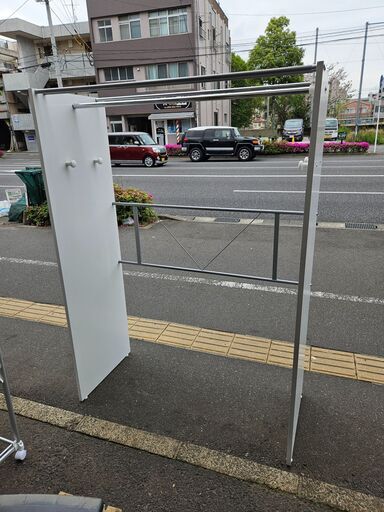 リサイクルショップどりーむ荒田店 No11356　伸縮式ハンガーラック　ワードローブ　幅128～200㎝　※カーテン欠品(´;ω;｀)　当店では配送設置ご対応できます♪（最低3,300円～）