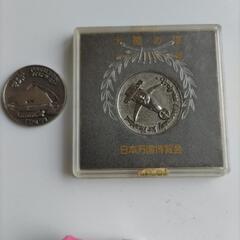 日本万国博覧会太陽の塔記念コインとインドパビリオンのコイン