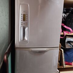 【無料】大型冷蔵庫　３７５Ｌ　PANASONIC NR-G...
